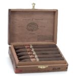 Padrón 帕德龙 Family Reserve Serie 44 Years Maduro 家族珍藏44年马杜罗
